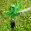 Metalowy zraszacz pulsacyjny ogrodowy wbijany obrotowy do trawy 360° 5.webp