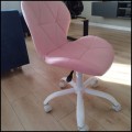 Różowe krzesło  na kółkach obrotowe biała podstawa ekoskóra profilowane ENDO  (1).jpg