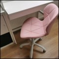 Różowe krzesło  na kółkach obrotowe biała podstawa ekoskóra profilowane ENDO  (7).jpg