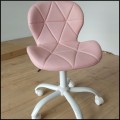 Różowe krzesło  na kółkach obrotowe biała podstawa ekoskóra profilowane ENDO  (8).jpg