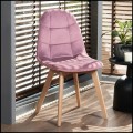 Różowe welurowe krzesło skandynawskie tapicerowane pikowane do salonu COLIN  (7).jpg