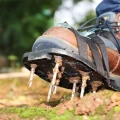 Aerator wertykulator do trawników napowietrzania duże kolce na buty areator (7).webp
