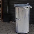 Kubeł metalowy z blachy ocynkowanej odporny na temperaturę na popiół 110 l (5).jpg
