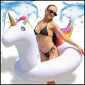 Białe dmuchane koło do pływania jednorożec na plażę, basen i wakacje (3).jpg