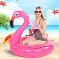Różowe dmuchane koło do pływania flaming na plażę, basen i wakacje (2).jpg