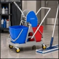 Wózek do mycia podłóg z wyciskarką prasą do mopa płaskiego dwa wiadra 2 x 20 L (5).jpg