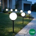 Lampa solarna 4 led wbijana czujnik zmierzchu do ogrodu 73cm biała kula ip44 (13).jpg